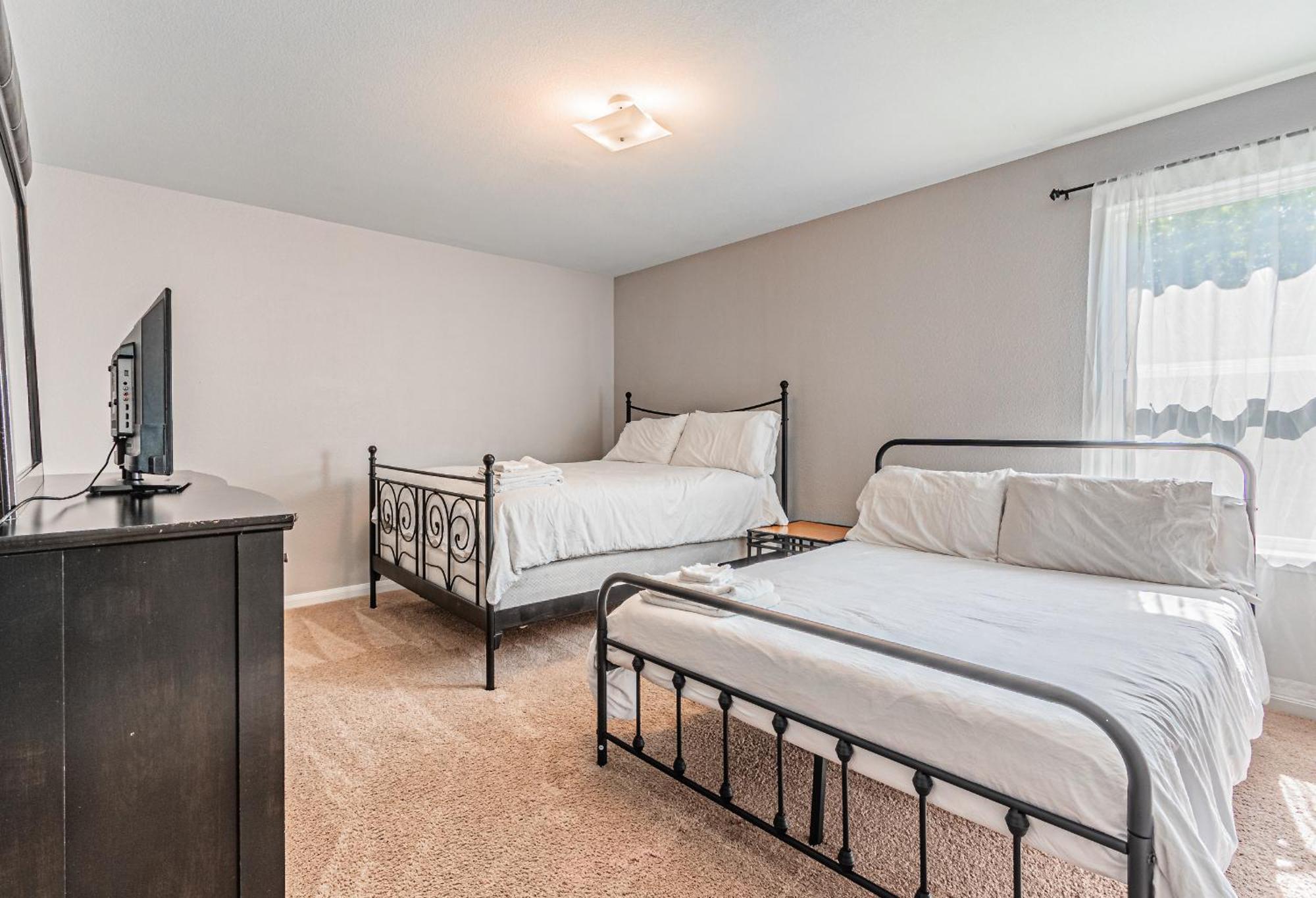 Luxury 5Br Dallas Retreat With Business Amenities - Perfect For Business Travelers, Families & Groups Exterior photo