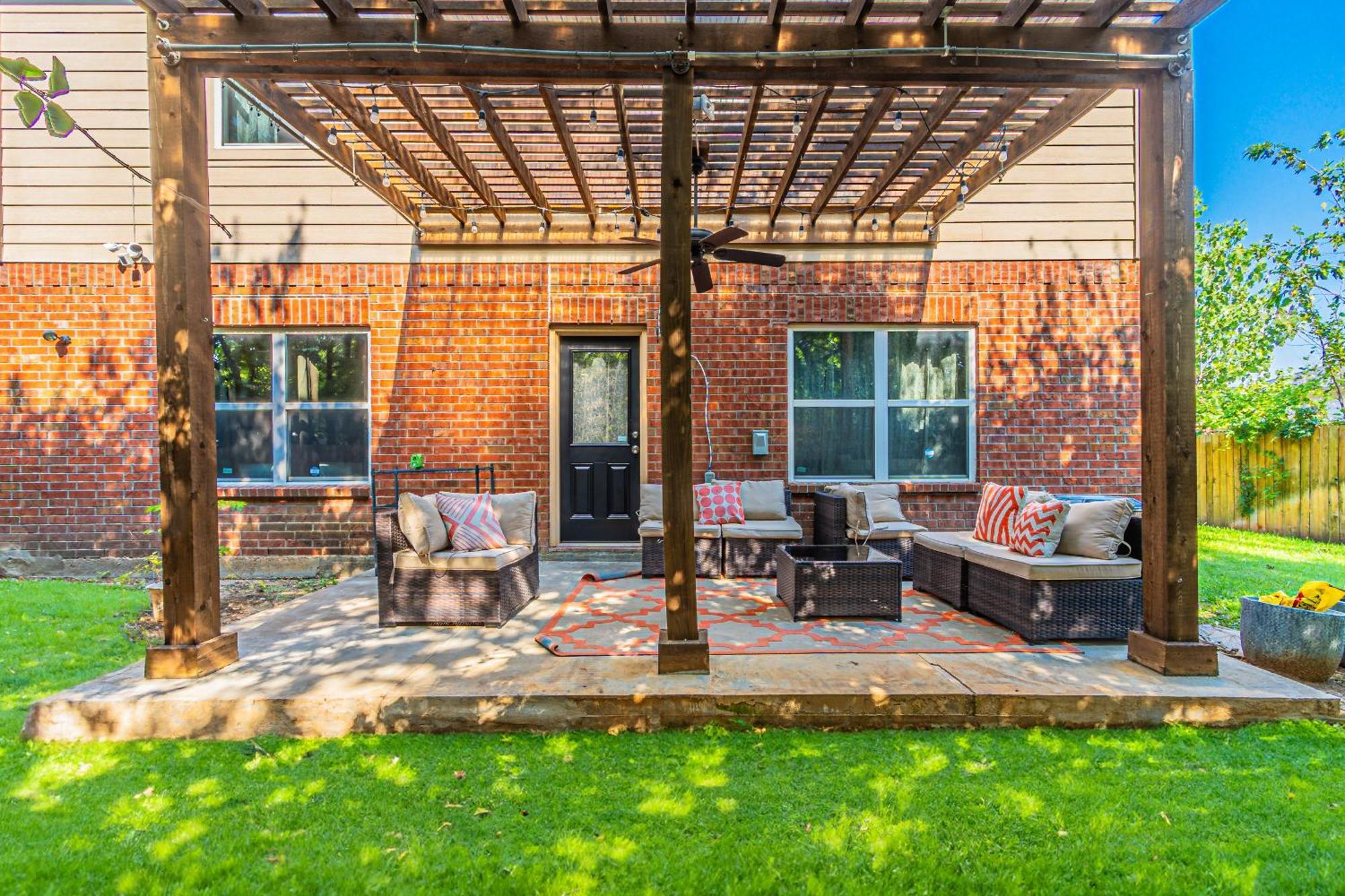 Luxury 5Br Dallas Retreat With Business Amenities - Perfect For Business Travelers, Families & Groups Exterior photo